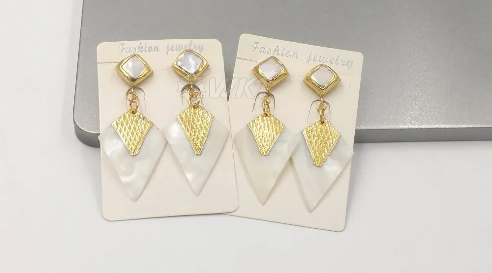 Romantic White Shell and Pearl Leaf Earrings – Gold-Plated Finish