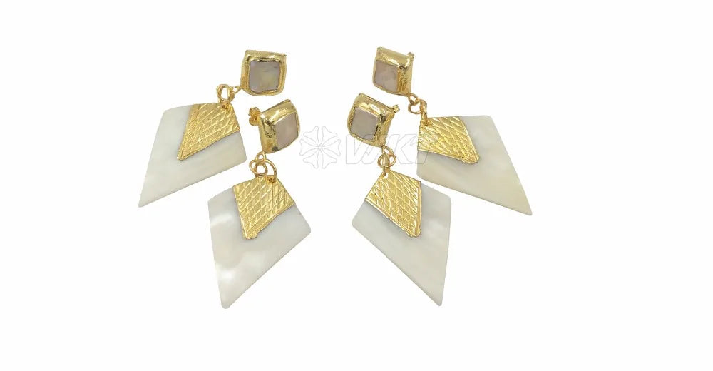 Romantic White Shell and Pearl Leaf Earrings – Gold-Plated Finish