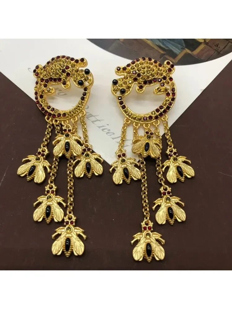 Retro Court Style Bee Tassel Earrings